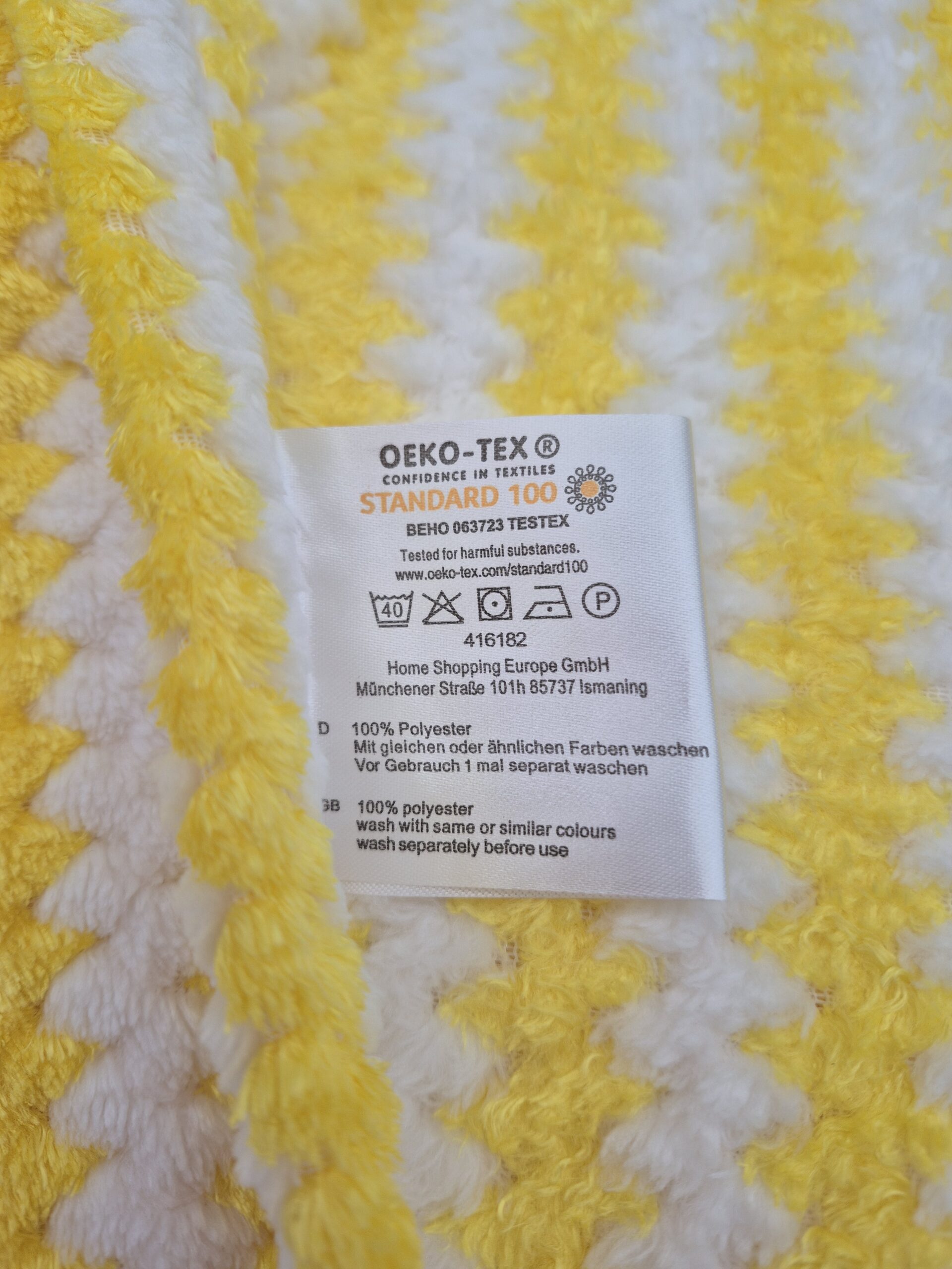 Mikronesse - Cashma Plüsch Kuscheidecke Streifen (Gelb und Lila) – Bild 2